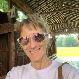 Meet your Posher, Rebecca